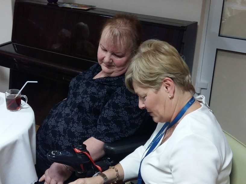 dyrektor DPS wraz z mieszkanką