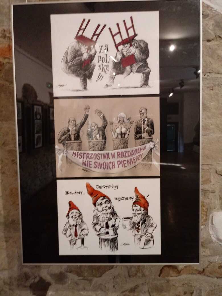 prace Bartłomieja Belniaka prezentowane na wystawie