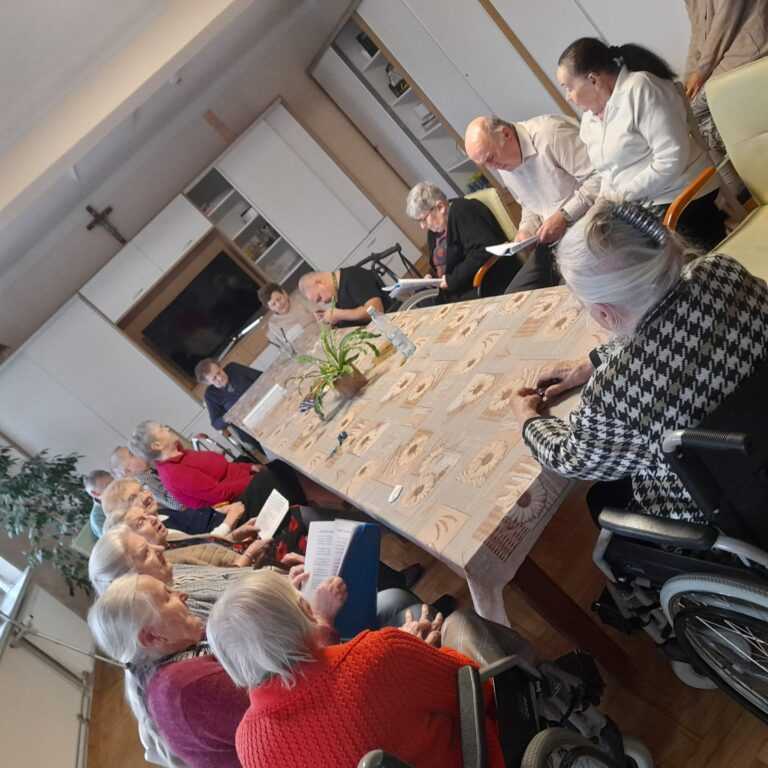 Kolędowanie z Chórem „Młodzi Duchem”